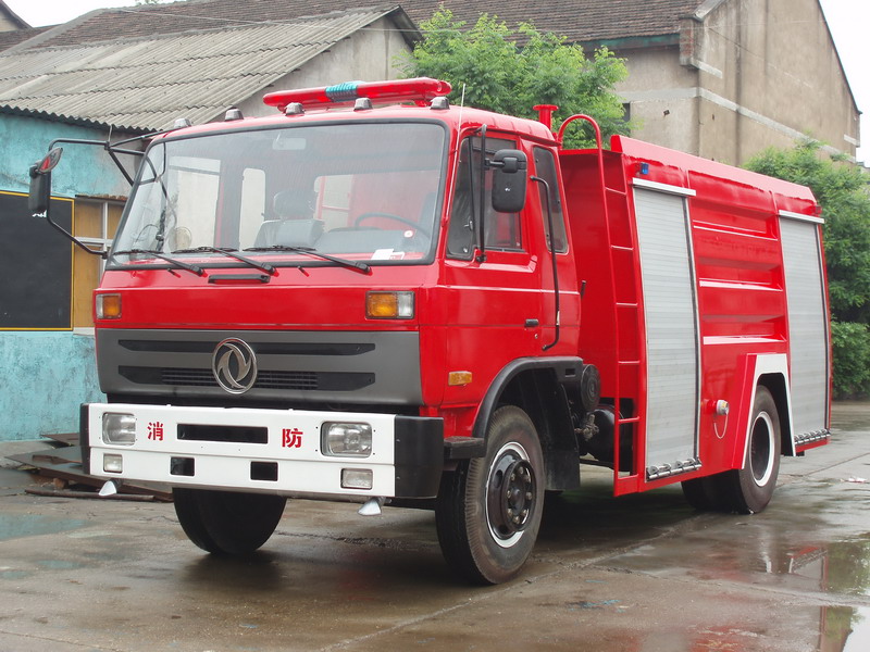 東風145水罐/泡沫消防車